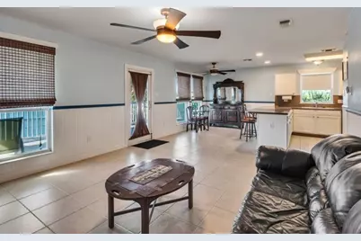 16631 Mansvelt Road, Jamaica Beach, TX 77554 - Photo 9