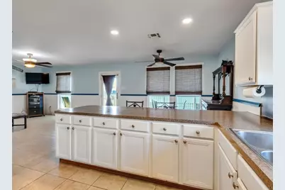 16631 Mansvelt Road, Jamaica Beach, TX 77554 - Photo 17