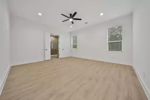 359 Louvenia Ct, Pinehurst, TX 77362 - Photo 21