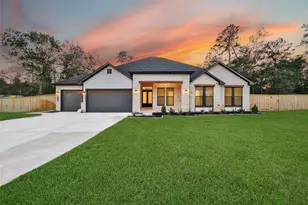 359 Louvenia Ct, Pinehurst, TX 77362 - Photo 1