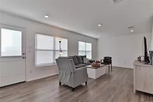 184 Kelly St, Angleton, TX 77515 - Photo 7