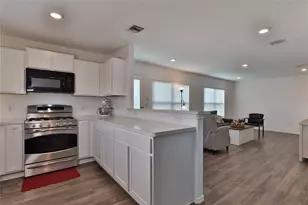 184 Kelly St, Angleton, TX 77515 - Photo 9