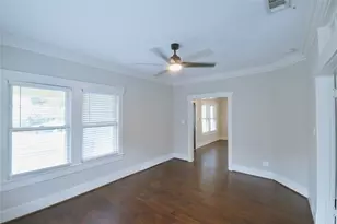 1037 Oxford St, Houston, TX 77008 - Photo 9