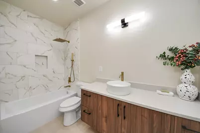 319 E Gulf Street, Baytown, TX 77520 - Photo 23