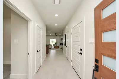 319 E Gulf Street, Baytown, TX 77520 - Photo 7