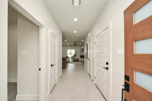 319 E Gulf St, Baytown, TX 77520 - Photo 7