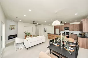 319 E Gulf St, Baytown, TX 77520 - Photo 15