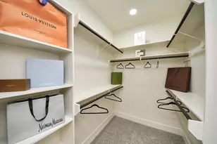 319 E Gulf St, Baytown, TX 77520 - Photo 37