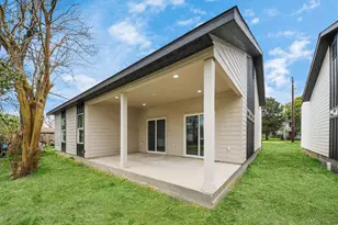 319 E Gulf St, Baytown, TX 77520 - Photo 39