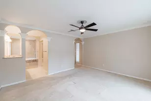 519 E Hillary Cir, Sugar Land, TX 77498 - Photo 17