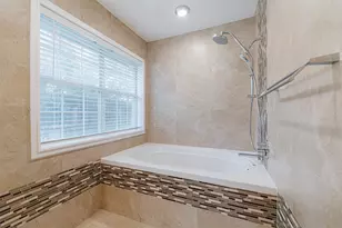 519 E Hillary Cir, Sugar Land, TX 77498 - Photo 19