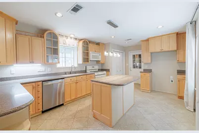 519 E Hillary Circle, Sugar Land, TX 77498 - Photo 11