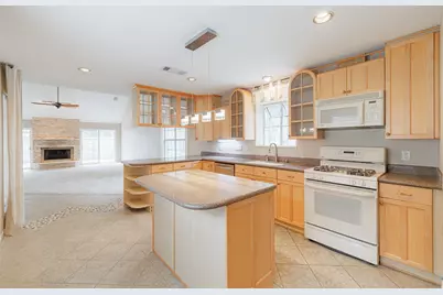 519 E Hillary Circle, Sugar Land, TX 77498 - Photo 13