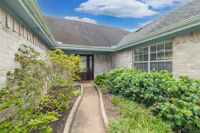 519 E Hillary Circle, Sugar Land, TX 77498 - Photo 3