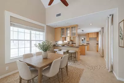 519 E Hillary Circle, Sugar Land, TX 77498 - Photo 9
