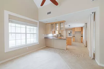 519 E Hillary Circle, Sugar Land, TX 77498 - Photo 11