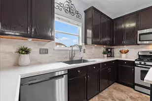 2111 Bataan Dr, League City, TX 77573 - Photo 5