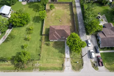 511 Jones Road, Highlands, TX 77562 - Photo 3