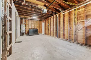 511 Jones Rd, Highlands, TX 77562 - Photo 15