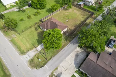511 Jones Road, Highlands, TX 77562 - Photo 5