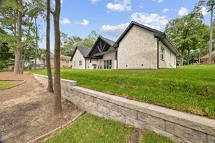 1920 Foxbriar Dr, Huntsville, TX 77340 - Photo 39