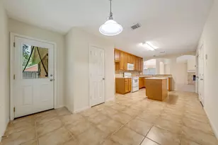 12810 Lakeshore Dr, Montgomery, TX 77356 - Photo 13