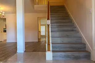 215 W New Meadows Dr, Sugar Land, TX 77479 - Photo 25