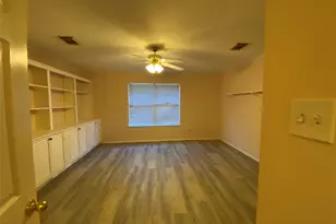 215 W New Meadows Dr, Sugar Land, TX 77479 - Photo 17