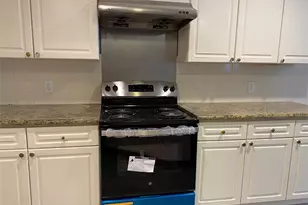 215 W New Meadows Dr, Sugar Land, TX 77479 - Photo 7