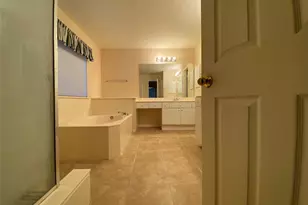 215 W New Meadows Dr, Sugar Land, TX 77479 - Photo 13