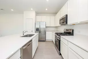 2135 Salinas Dr, Rosharon, TX 77583 - Photo 9