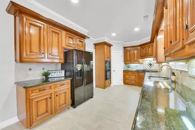 202 Victoria Way, Friendswood, TX 77546 - Photo 3