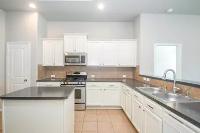 10618 Pine Meadows Boulevard, Baytown, TX 77523 - Photo 9