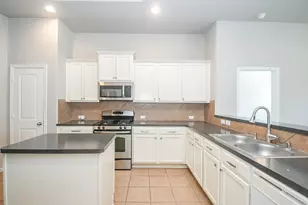 10618 Pine Meadows Blvd, Baytown, TX 77523 - Photo 9