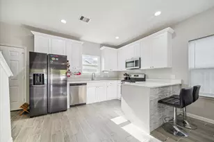 9713 Beckley St, Houston, TX 77088 - Photo 5