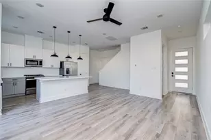 2054 Johanna Crk Dr, Houston, TX 77055 - Photo 11