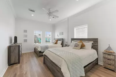 3024 Avenue R 1/2, Galveston, TX 77550 - Photo 15