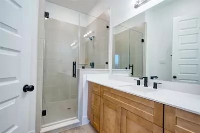 5324 Rue Street, Houston, TX 77033 - Photo 3