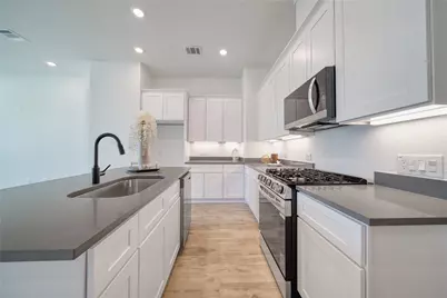 5324 Rue Street, Houston, TX 77033 - Photo 7