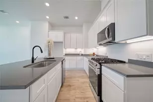 5324 Rue St, Houston, TX 77033 - Photo 1