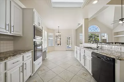 3311 Almond Creek Drive, Houston, TX 77059 - Photo 9