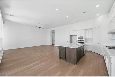 12246 Valencia Boulevard, Mont Belvieu, TX 77523 - Photo 15