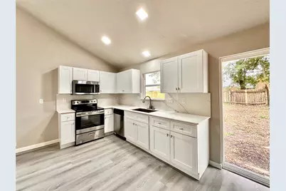 7730 Chaseview Drive, Houston, TX 77489 - Photo 13