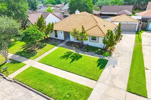 10519 Kirkwren Dr, Houston, TX 77089 - Photo 3