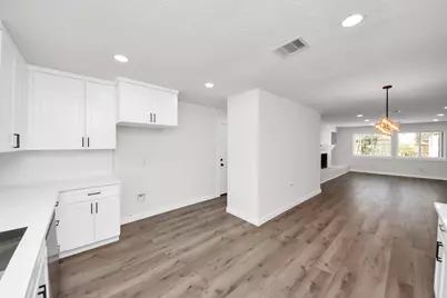 2726 Valley Forest Drive, Missouri City, TX 77489 - Photo 15