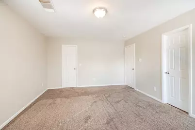 10842 Maple Bough Lane, Houston, TX 77067 - Photo 11