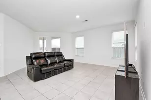 2030 Domeniko Dr, Fresno, TX 77545 - Photo 7