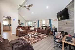 6203 Wickwillow Ln, Alvin, TX 77511 - Photo 9