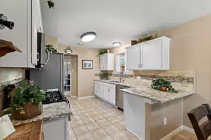3001 Meadow Bay Dr, Dickinson, TX 77539 - Photo 5