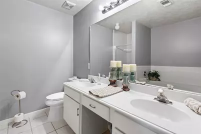 3001 Meadow Bay Drive, Dickinson, TX 77539 - Photo 9